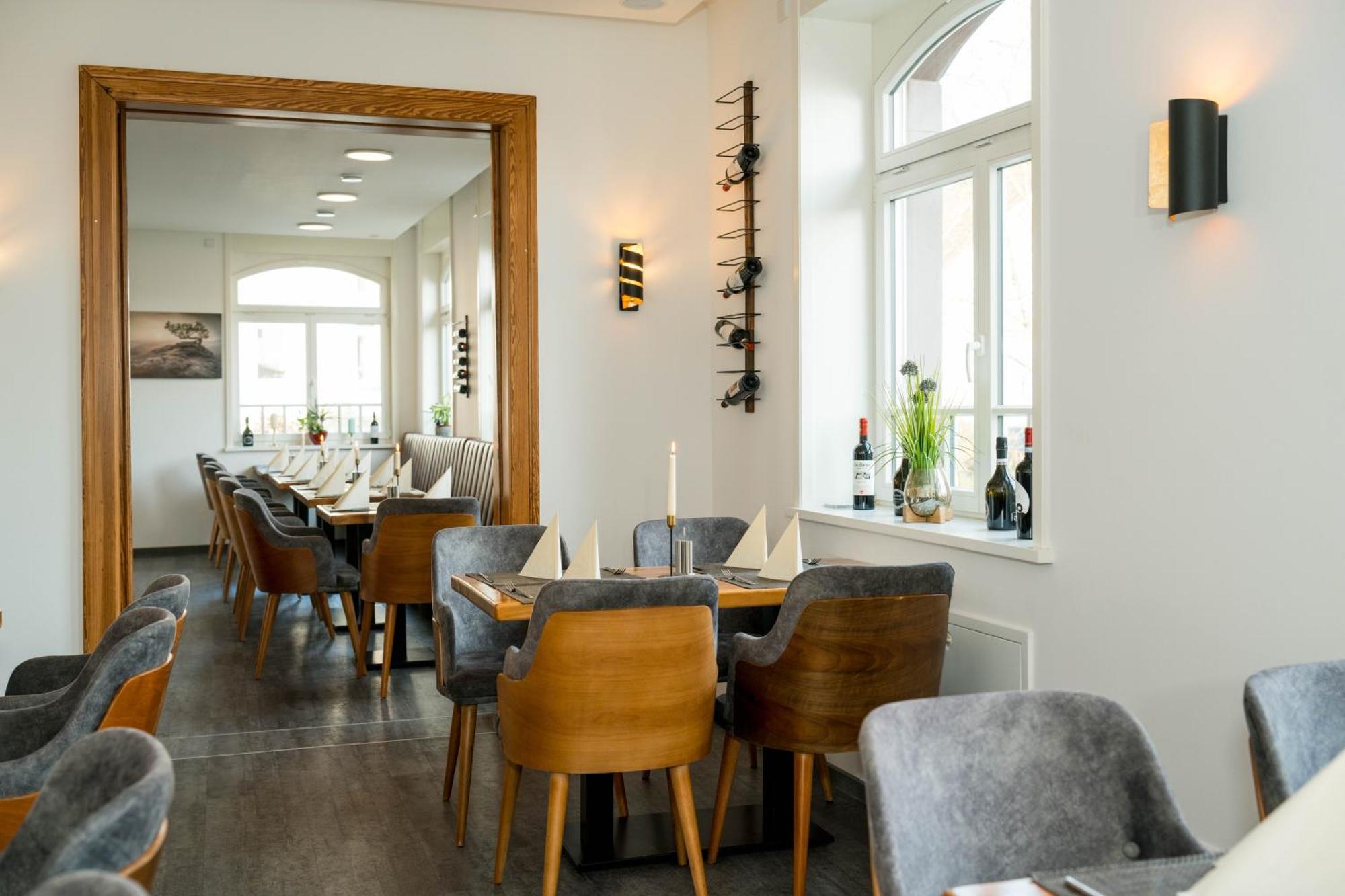 Roca Restaurant Und Hotel Bommersheim Exterior foto